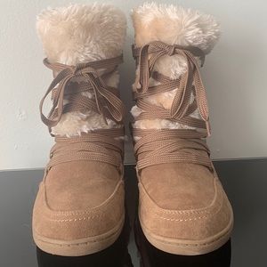 GUESS High Top white Faux Fur Shoes Booties Tan by GUESS Faux Suede Ankle Sz 8.5